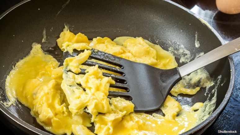 Jak správně uvařit vejce? 15 nejčastějších chyb při přípavě sázených i míchaných vajec!