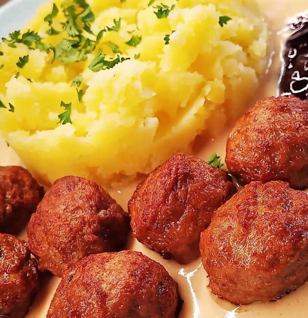 Švédské masové kuličky s omáčkou (IKEA recept)