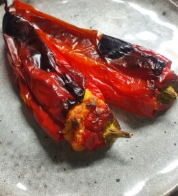 Plněné papriky se šunkou a sýrem