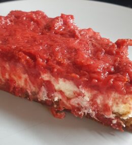 Jahodový cheesecake pečený