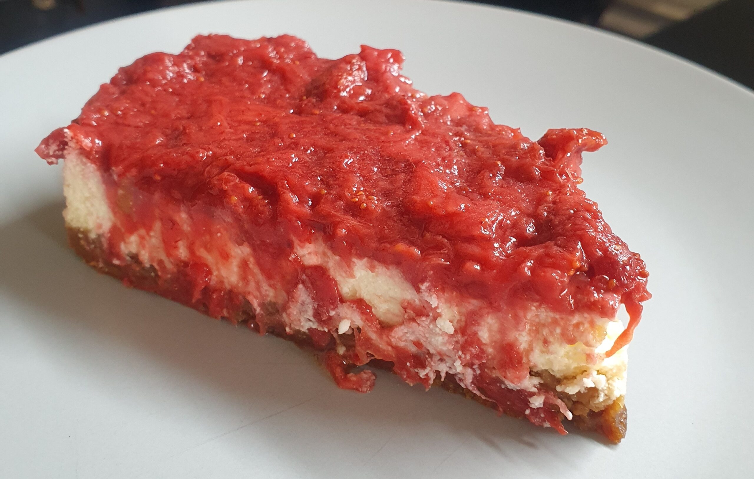 Jahodový cheesecake pečený