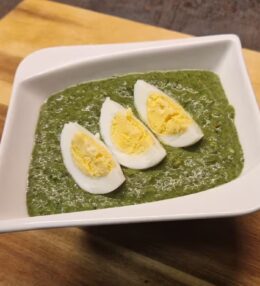 Mražený špenát se smetanou a česnekem