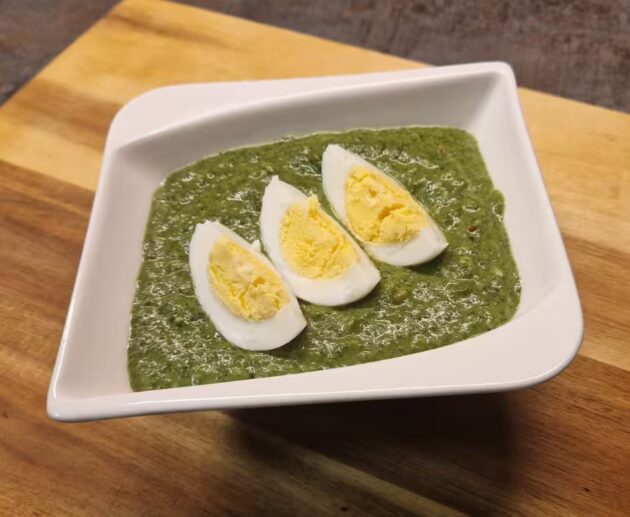 Mražený špenát se smetanou a česnekem