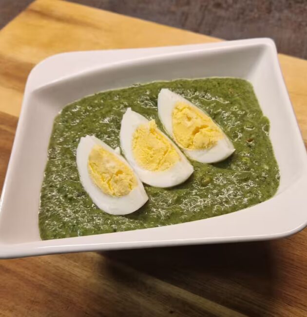 Mražený špenát se smetanou a česnekem