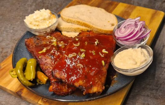 Pomalu pečená žebra na medu