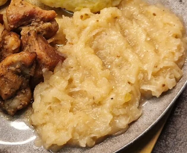 Dušené kedlubnové zelí