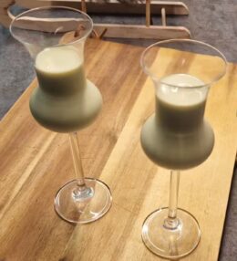 Pistáciový vaječný likér