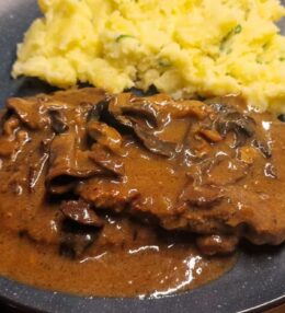 Vepřové plátky na houbách