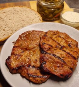 Šťavnatá krkovice na grilu